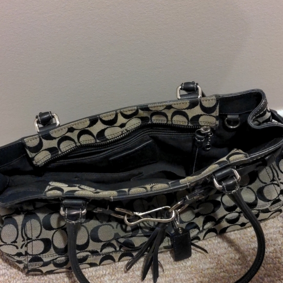 Coach Handbag - Picture 2 of 2